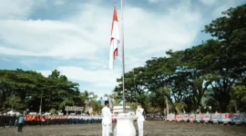 Pemkab Solok Selatan menggelar upacara Hardiknas di halaman Kantor Bupati, Sabtu (2/5/2026). (Foto: Humas Pemkab Solsel)