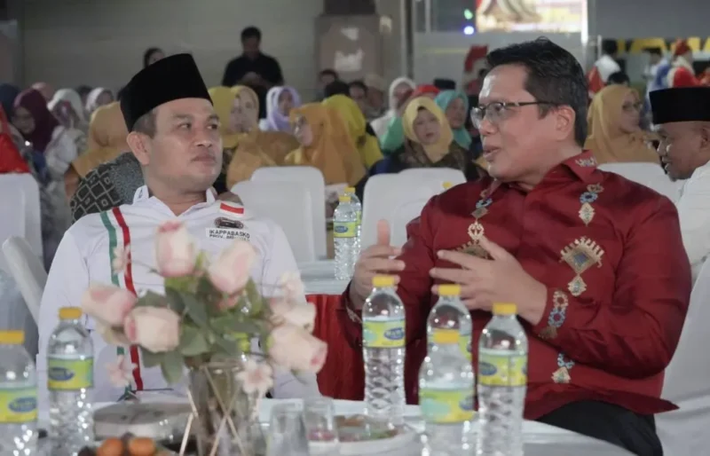 Wabup Tanah Datar Ahmad Fadly saat menghadiri pelantikan Pengurus IKAPABASKO Provinsi Bengkulu periode 2026–2031 di Gedung Balai Buntar, Kota Bengkulu, Sabtu (9/5/2026) malam. (Foto: Prokopim Tanah Datar)