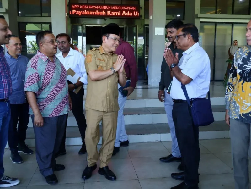 Wali Kota Payakumbuh Zulmaeta menyambut kedatangan investor asal India dan Malaysia, Selasa (19/5/2026). (Foto: MC Payakumbuh)