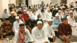Jemaah haji Indonesia yang menempati Tower 9A Hotel Hidayah Aziziyah, Sektor 10 Kota Makkah mengikuti kegiatan Kulsum usai Salat Subuh, Minggu (10/5/2026). (Foto: Kemenhaj) 