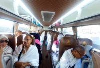 Jemaah Haji Kloter 01 Embarkasi Padang mulai bergerak menuju Makkah, Jumat (1/5/2026). (Foto: Humas Kemenhaj Sumbar)