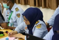 Jemaah haji Kloter 13 Embarkasi Padang asal Tanah Datar batal berangkat setelah dinyatakan tidak laik terbang. (Foto: Kemenhaj Sumbar)