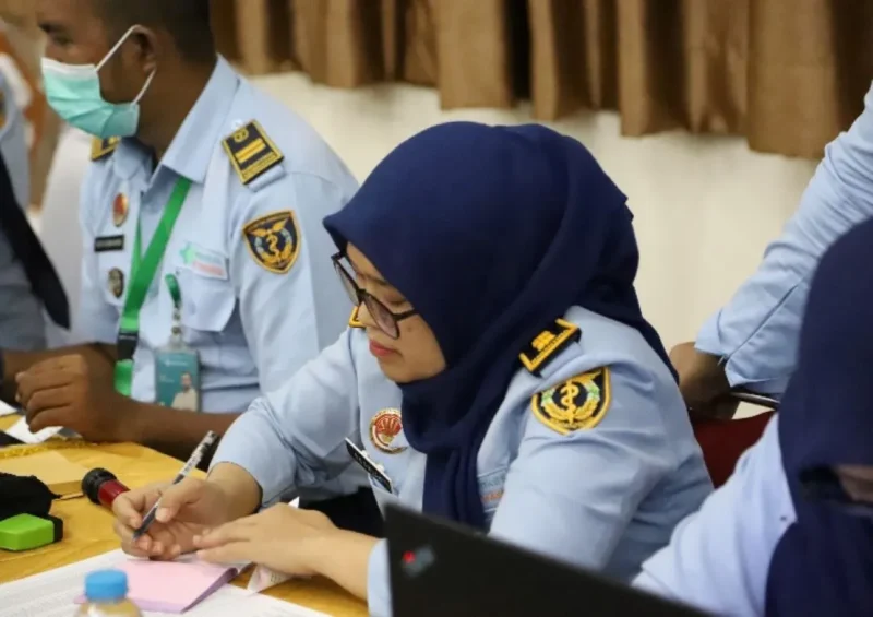 Jemaah haji Kloter 13 Embarkasi Padang asal Tanah Datar batal berangkat setelah dinyatakan tidak laik terbang. (Foto: Kemenhaj Sumbar)