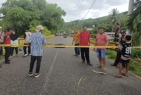 Jembatan Sitangkai-Tanjung Ampalu ditutup total akibat mengalami kerusakan serius. (Foto: Kominfo Tanah Datar)