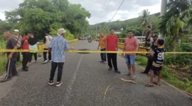 Jembatan Sitangkai-Tanjung Ampalu ditutup total akibat mengalami kerusakan serius. (Foto: Kominfo Tanah Datar)