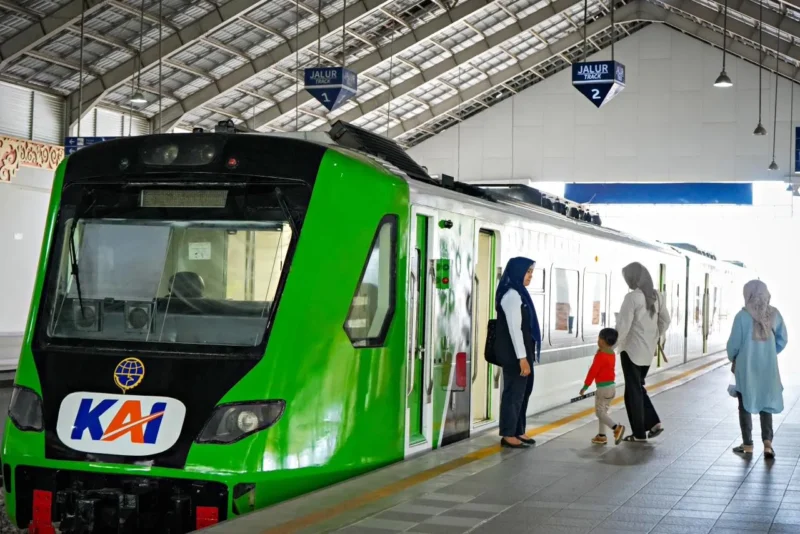 PT KAI Divre II Sumbar masih menyediakan 13.884 tiket kereta api lokal untuk perjalanan selama libur panjang Hari Raya Idul Adha 1447 H. (Foto: PT KAI Divre II Sumbar)