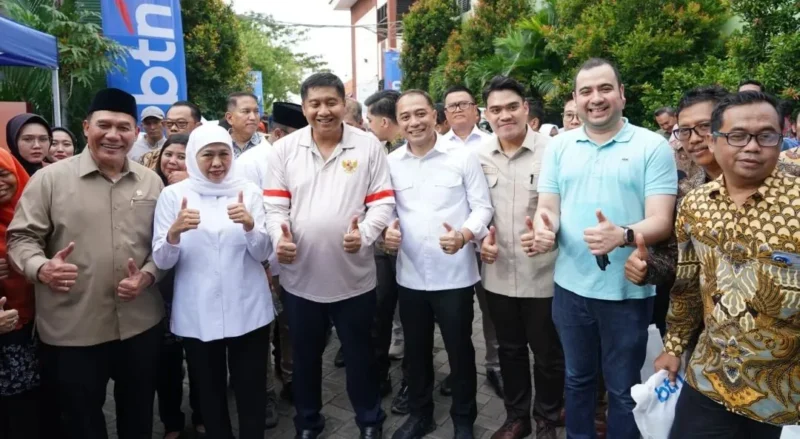 Menteri PKP RI Maruarar Sirait menghadiri kolaborasi Program Pembiayaan Perumahan dan Pemberdayaan Ekonomi Rakyat melalui skema KUR Perumahan di Gedung SMP Negeri 27 Surabaya, Minggu (3/5/2026). (Foto: Kementerian PKP)