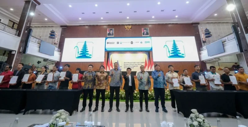 Penandatanganan akad massal KUR 1.000 UMKM, Ekraf dan Bursa Wirausaha Unggulan di Auditorium Widya Sabha Universitas Udayana, Bali, Rabu (13/5/2026). (Foto: Kementerian Ekraf)