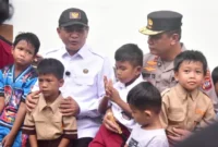 Kapolda Sumbar Irjen Pol. Gatot Tri Suryanta mengunjungi Huntara Batang Anai, Padang Pariaman, Rabu (13/5/2026). (Foto: Diskominfo Padang Pariaman)