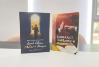 Kemenag memperkenalkan dua buku bertema antikorupsi pada peluncuran Buku Panduan dan Bahan Ajar Pendidikan Antikorupsi (PAK) di Kantor Kementerian Dalam Negeri, Jakarta, Senin (11/5/2026). (Foto: Kemenag)