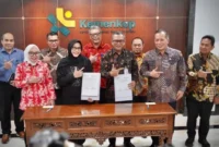 Penandatanganan Naskah Skema Sertifikasi Okupasi Manajer dan Bendahara KDKMP di Jakarta, Jumat (8/5). (Foto: Humas Kemenkop)