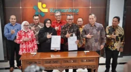 Penandatanganan Naskah Skema Sertifikasi Okupasi Manajer dan Bendahara KDKMP di Jakarta, Jumat (8/5). (Foto: Humas Kemenkop)