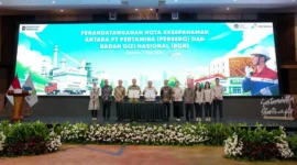 Penandatanganan nota kesepahaman antara Badan Gizi Nasional (BGN) dan PT Pertamina (Persero) di Jakarta, Kamis (7/5). (Foto: Biro Hukum dan Humas BGN)