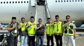 Jemaah haji Kloter 08 Embarkasi Padang berangkat menuju Madinah lebih awal dari jadwal melalui BIM, Sabtu (2/5/2026). (Foto: Kemenhaj Sumbar)