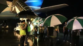 Pemberangkatan jemaah haji Kloter 11 Embarkasi Padang pada Selasa (5/5) malam. (Foto: Humas Kemenhaj Sumbar)