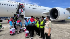 Jemaah haji Kloter 07 Embarkasi Padang  berangkat menuju Madinah melalui BIM, Jumat (1/5/2026). (Foto: Humas Kemenhaj Sumbar)