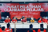 Wakil Menteri Sosial Agus Jabo Priyono menghadiri pelepasan Kontingen Nasional Indonesia Garuda Baru Street Soccer di Gedung PPOP Ragunan, Jakarta Selatan, Sabtu (3/5/2026). (Foto: Kemensos)