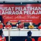 Wakil Menteri Sosial Agus Jabo Priyono menghadiri pelepasan Kontingen Nasional Indonesia Garuda Baru Street Soccer di Gedung PPOP Ragunan, Jakarta Selatan, Sabtu (3/5/2026). (Foto: Kemensos)