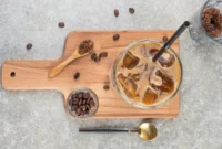 Ilustrasi kopi gula aren. (Foto: Pexels)