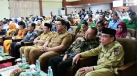 Wakil Wali Kota Padang, Maigus Nasir menghadiri kuliah umum bersama Wakil Menteri Kesehatan RI, Benjamin Paulus Octavianus, di Aula Prof. dr. M. Syaaf Fakultas Kedokteran Unand, Selasa (12/5/2026). (Foto: Prokopim Padang)