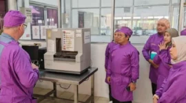 Tim FAO menilai Laboratorium Veteriner Kementan makin berkualitas dan penuhi standar internasional. (Foto: Ditjen PKH Kementan)