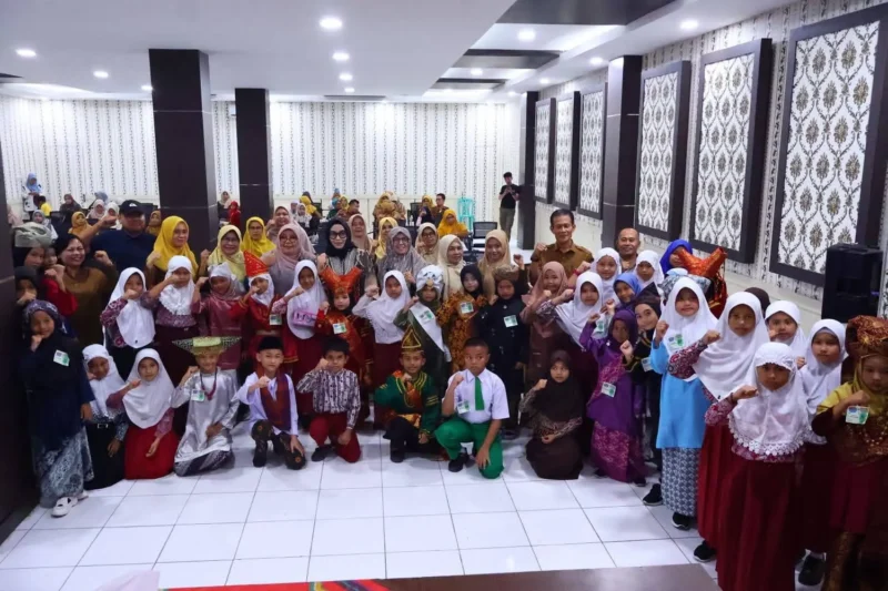 Pemko Payakumbuh menggelar Lomba Bertutur tingkat SD/MI se-Kota Payakumbuh 2026 di Aula Perpustakaan Daerah, Selasa (5/5/2026). (Foto: MC Payakumbuh)