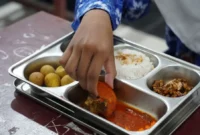 MBG di Pondok Pesantren Mambaul Ulum Ogan Komering Ilir. (Foto Ahmad SyawlanaKemenag)