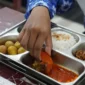 MBG di Pondok Pesantren Mambaul Ulum Ogan Komering Ilir. (Foto Ahmad SyawlanaKemenag)