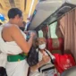 Mbah Mardi berusia 103 tahun berangkat dari Madinah menuju Makkah untuk menjalani umrah wajib sekaligus mempersiapkan diri menghadapi puncak haji di  Armuzna. (Foto: Kemenhaj)