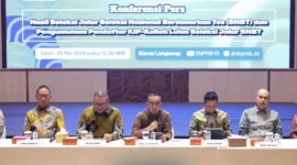 Mendiktisaintek, Brian Yuliarto saat konferensi pers hasil seleksi jalur SNBT dan pengumuman calon penerima KIP Kuliah jalur SNBT 2026 di Kantor Kemdiktisaintek, Senin (25/5). (Foto: Kemdiktisaintek)