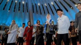 Menteri Pariwisata Widiyanti Putri Wardhana saat kunjungannya ke Masjid Raya Syekh Ahmad Khatib Al-Minangkabawi yang menjadi ikon wisata ramah Muslim, Padang, Sumbar, Rabu (29/4/2026). (Foto: Kemenpar)