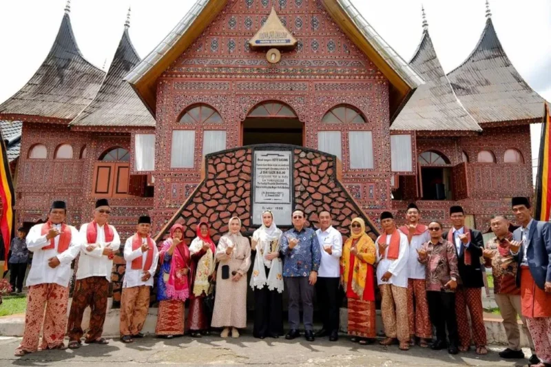 Menteri Pariwisata (Menpar) Widiyanti Putri Wardhana mengunjungi Desa Wisata Koto Gadang, Kabupaten Agam, Kamis (30/4/2026). (Foto: Kemenpar)