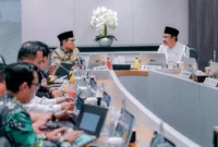 Menteri Sosial Saifullah Yusuf atau Gus Ipul saat Rapat Tingkat Menteri terkait Evaluasi Capaian Pelaksanaan Inpres Nomor 8 Tahun 2025 di Gedung BP Jamsostek, Setiabudi, Jakarta Selatan, Jumat (8/5/2026). (Foto: Kemensos)