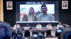 Menteri Kesehatan Budi Gunadi Sadikin saat mengikuti pertemuan daring bersama keluarga almarhumah dr. Myta Aprilia Azmy pada Kamis (7/5/2026). (Foto: Kemenkes)