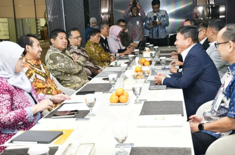 Menteri PKP Maruarar Sirait bertemu Direktur Utama BSI Anggoro Eko Cahyo di The Tower, Jakarta, Kamis (21/5/2026). (Foto: Kementerian PKP)