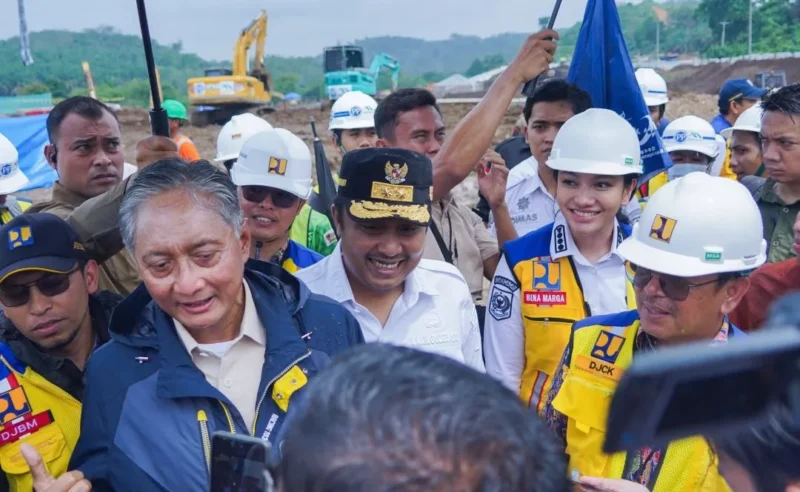 Menteri Pekerjaan Umum, Dody Hanggodo saat kunjungan kerja ke Dharmasraya, Rabu (6/6/2026). (Foto: Diskominfo Dharmasraya)