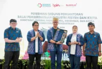 Menteri Perindustrian Agus Gumiwang Kartasasmita meresmikan Gedung BPIFK di Kabupaten Badung, Bali, Jumat (8/5). (Foto: Kemenperin)