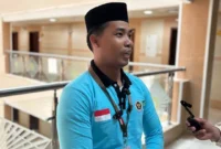 Moh Kamil berbagi cerita kepada tim Media Center Haji (MCH). (Foto: Kemenhaj)