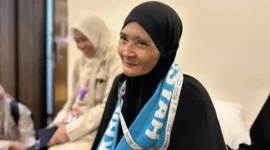 Nenek Jumariah, jemaah haji lansia Maros sebatang kara yang jadi ikon global haji 2026. (Foto: Kemenhaj)