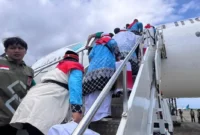 Jemaah Calon Haji Kloter 09 (PDG 09) berangkat menuju Madinah melalui BIM, Minggu (3/5/2026) pukul 16.00 WIB. (Foto: Humas Kemenhaj Sumbar)