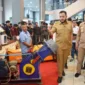Wali Kota Padang Fadly Amran meninjau kegiatan PNP Youth Innovators Fest 2026 di Gedung Bagindo Aziz Chan Youth Center, Selasa (5/5/2026). (Foto: Prokopim Padang)