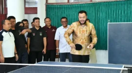 Wali Kota Padang, Fadly Amran menghadiri pelantikan Pengcab PTMSI Padang masa bakti 2025-2029 di Aula Kantor Dinas PMD Sumbar, Minggu (3/5/2026). (Foto: Prokopim Padang