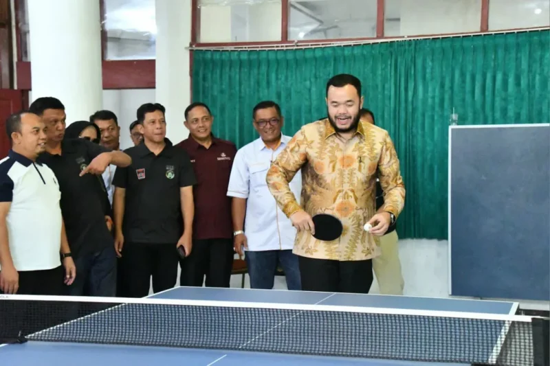 Wali Kota Padang, Fadly Amran menghadiri pelantikan Pengcab PTMSI Padang masa bakti 2025-2029 di Aula Kantor Dinas PMD Sumbar, Minggu (3/5/2026). (Foto: Prokopim Padang