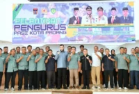 Wali Kota Padang Fadly Amran menghadiri pelantikan Pengcab PASI Padang masa bakti 2025–2029 di Palanta Kediaman Resmi Wali Kota Padang, Sabtu (16/5/2026). (Foto: Pemko Padang)