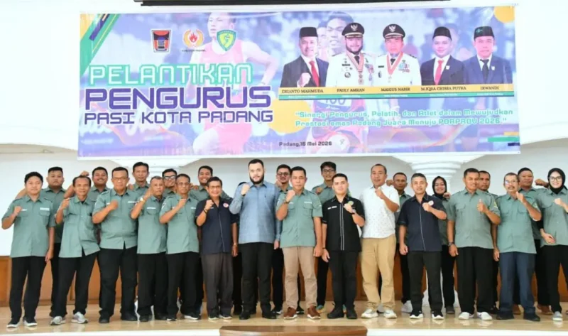 Wali Kota Padang Fadly Amran menghadiri pelantikan Pengcab PASI Padang masa bakti 2025–2029 di Palanta Kediaman Resmi Wali Kota Padang, Sabtu (16/5/2026). (Foto: Pemko Padang)