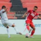 Pemain Semen Padang FC saat berduel dengan pemain lawan. (Foto: IG Semen Padang FC)