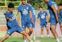 Pemain Semen Padang FC menggelar latihan jelang laga melawan Persija Jakarta di JIS, Sabtu (23/5/2026). (Foto: IG Semen Padang FC)