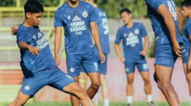 Pemain Semen Padang FC menggelar latihan jelang laga melawan Persija Jakarta di JIS, Sabtu (23/5/2026). (Foto: IG Semen Padang FC)