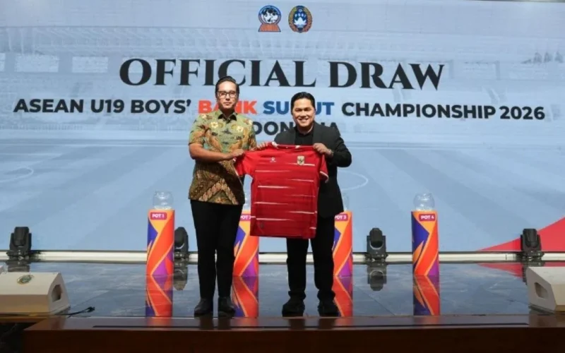 Ketua Umum PSSI Erick Thohir menghadiri pembagian grup Piala AFF U-19 di Kantor Gubernur Sumatera Utara, Medan, Kamis (7/5). (Foto: Kemenpora)