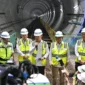 Wakil Presiden RI Gibran Rakabuming Raka memberikan keterangan pers usai meninjau pembangunan MRT Jakarta Fase 2A Bundaran HI-Kota, Selasa (12/5). (Foto: Kemenhub)